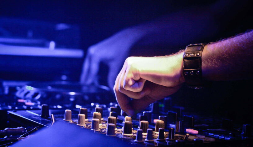 It’s Almost Wearing Season: Try These T-shirts For Size