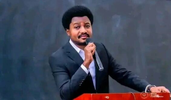 Le Président Tshisekedi soutien les initiatives de CONSTANT MUTAMBA et appelle à la coopération