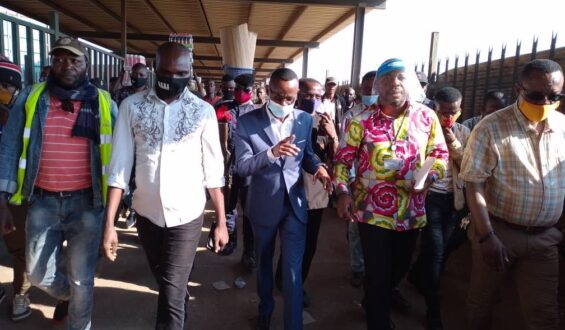 Kasumbalesa : Une crise éclate suite à l&rsquo;interdiction de l&rsquo;importation de la Boisson Gazeuse en RDC