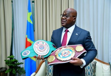 Martin Bakole reçu en héros par le Président Félix Tshisekedi après sa victoire à Los Angeles