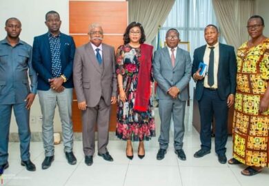 Construction d&rsquo;un cimetière mémorial, Les Professeurs de l’Université de Kinshasa en audience auprès du Ministre Acacia.