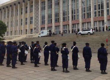 Kinshasa : Bagarre au Palais du peuple divisionnaire adjoint de la Police met la main sur les auteurs