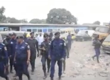 Kinshasa: Nuisance publique,la police prend des mesures contre les véhicules abandonnés et les épaves
