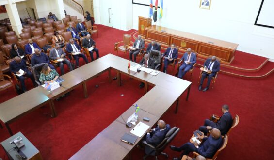 La ministre des Affaires étrangères de la RD-Congo participe à une réunion ministérielle sur la crise sécuritaire de l&rsquo;Est en Angola