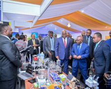 Le Président Tshisekedi encourage l&rsquo;innovation scientifique congolaise lors de la clôture du Forum du génie