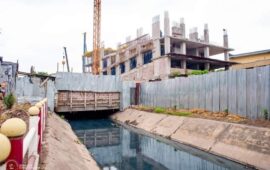 Les Ministres Acacia Bandubola Mbongo et Crispin Mbadu ferment les chantiers de construction fermés dans la commune de la Gombe