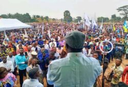 Kasaï -Centrale : Jhon kabeya shikayi fait carton plein dans un meeting populaire