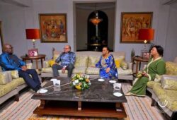 Le Président Tshisekedi rend visite à Léon Kengo wa Dondo