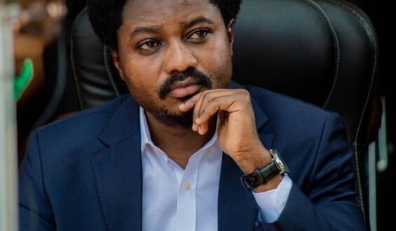 Le ministre Constant Mutamba de retour à Kinshasa après  empoisonnement