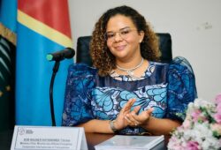 La Ministre Thérèse Kayikwamba en tête de la délégation Congolaise à Luanda