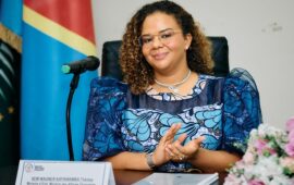 La Ministre Thérèse Kayikwamba en tête de la délégation Congolaise à Luanda
