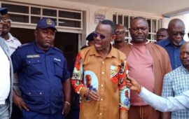 Kasumbalesa : Lutte contre la Criminalité, Trois Groupes des Bandits Présentés au Maire André KAPAMPA.