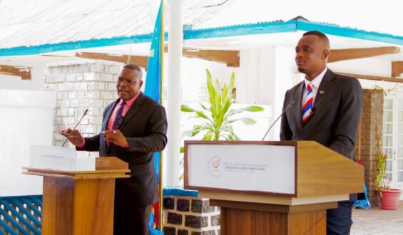 KASAÏ ORIENTAL : lancement du Briefing Hebdomadaire de la Presse par le Porte-parole du Gouvernement