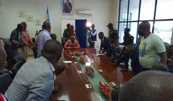 Le Vpm Guy Mwadianvita en visite de travail à Kasumbalesa.