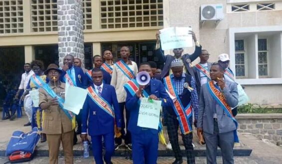 Kasaï :Conseillers Communaux en sit-in à Tshikapa