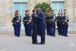 Dialogue entre Tshisekedi et Macron : Vers une solution pour la paix en RDC
