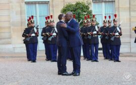 Dialogue entre Tshisekedi et Macron : Vers une solution pour la paix en RDC