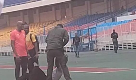 La FECOFA Condamne les Incidents au Stade des Martyrs : Les Journalistes Sportifs Maintiennent leur Boycott