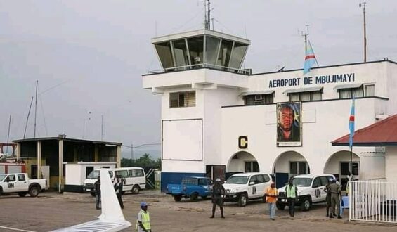 Projet de modernisation de l&rsquo;aéroport de Bipemba , l&rsquo;abbé Pierre KABAMBA éclaire la lanterne