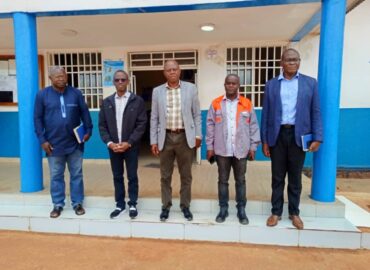 Kasumbalesa : Le Directeur Régional Sud de la Snel, barre la route aux Spoliateurs de la Ligne Haute Tension.