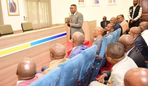 Dieudonné Kamuleta préside une réunion de prise en charge des magistrats des zones sous occupation du M23