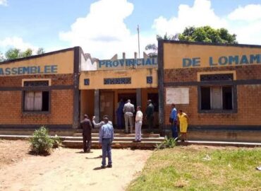 Lomami lance un SOS pour l&rsquo;aider à pleurer ses morts avec dignité