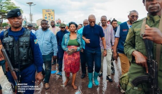 Kinshasa : le ministre de la santé effectue une descente de terrain pour s&rsquo;enquérir de la situation des victimes des inondations