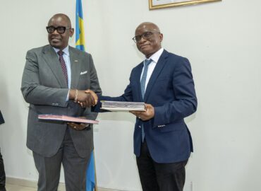 Remise et reprise au PME : Justin Kalumba Mwana-Ngongo promet de rester sur la bonne lancée de son prédécesseur.