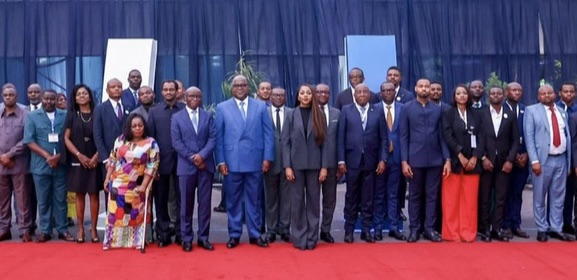 Quotas Obligatoires et Réforme de l’IGT en Vue, Tshisekedi Adopte le « Pacte National pour l’Emploi des Jeunes »