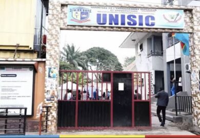 Une Ère Nouvelle à l&rsquo;UNISIC : Le Professeur Espérance Beyedila, Symbole d&rsquo;Excellence et de Rigueur